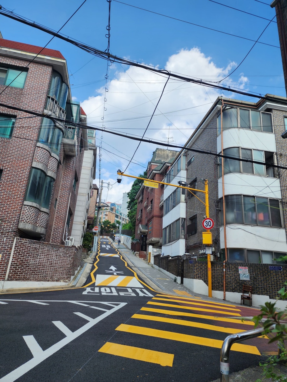서초구, 어린이보호구역 '노란색 횡단보도'로 개선