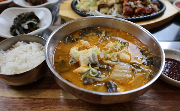 고흥 녹동장어거리, 건강한 미식투어 눈길