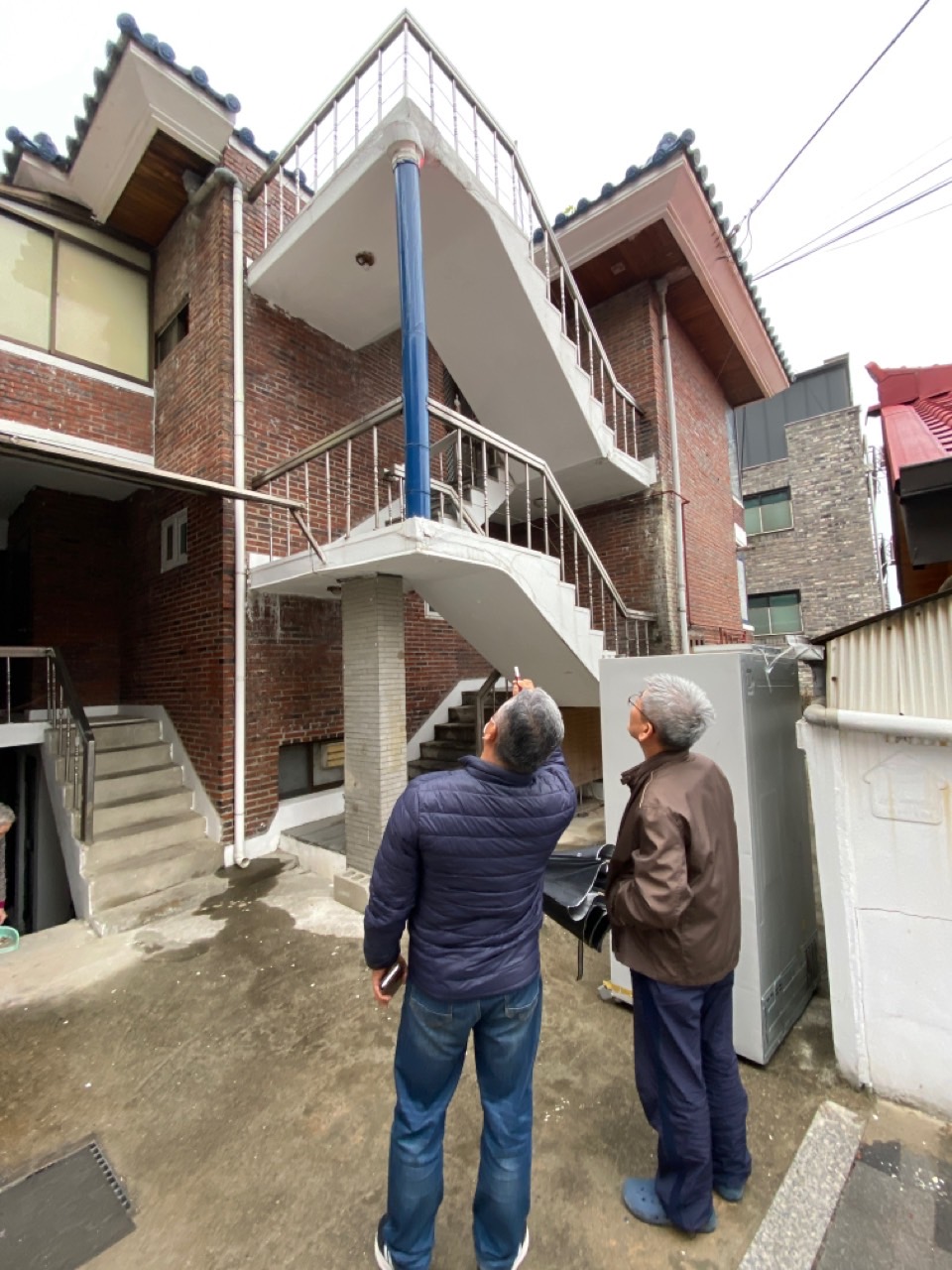 은평구, ‘소규모 노후 건물’ 안전 점검 및 담장 보수 지원