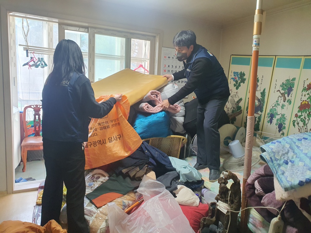 달서구, ‘쓰레기로 발 디딜 틈 없는 집’ 환경개선 실시