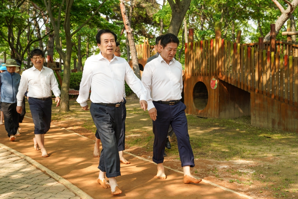 목포시, 시민접근성 좋은 부흥동 둥근공원 황토맨발길 조성