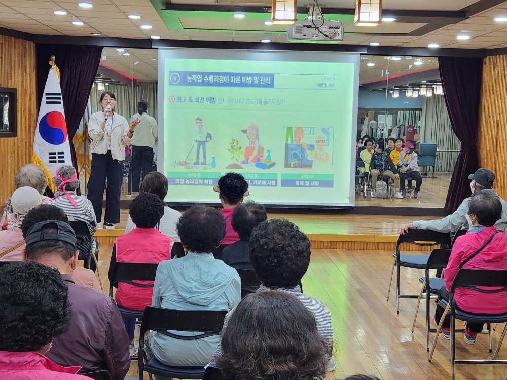 부안군, 노인사회활동 참여자 대상 '이동결핵검진사업' 실시