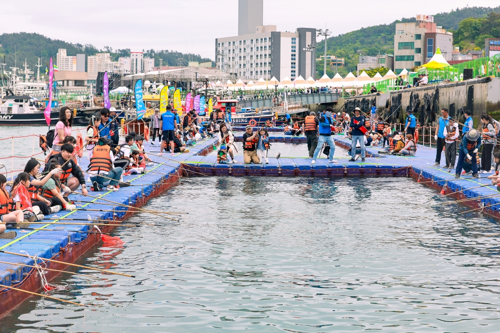 완도장보고수산물축제, 3만 7천여 명 다녀가...전통 바다낚시, 해양치유 홍보관 등 인기