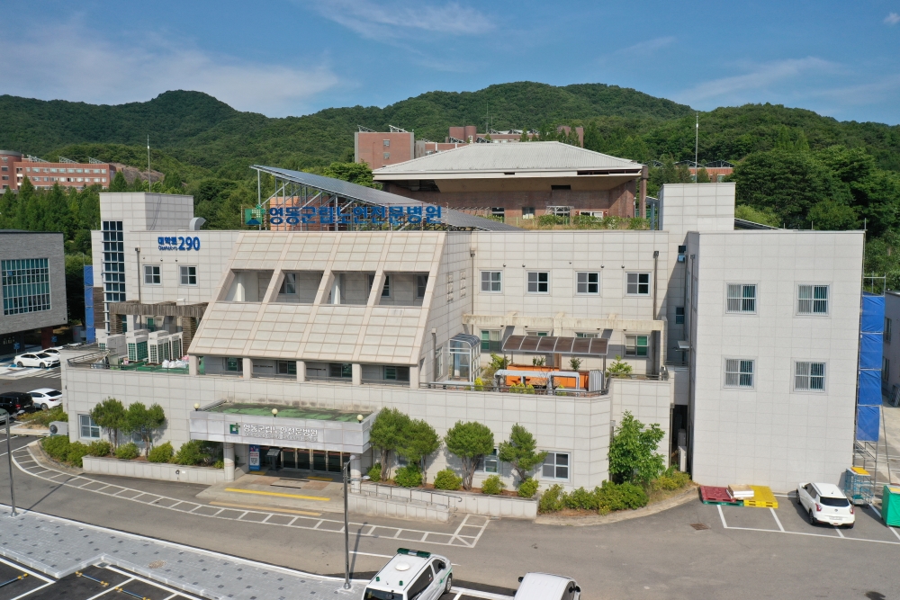 영동군, '노인전문병원' 운영 위해 조윤의료재단과 위·수탁 계약 체결