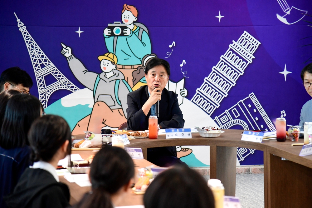 최문순 화천군수, 중고교 학생 대표단과 교육복지 정책 소통