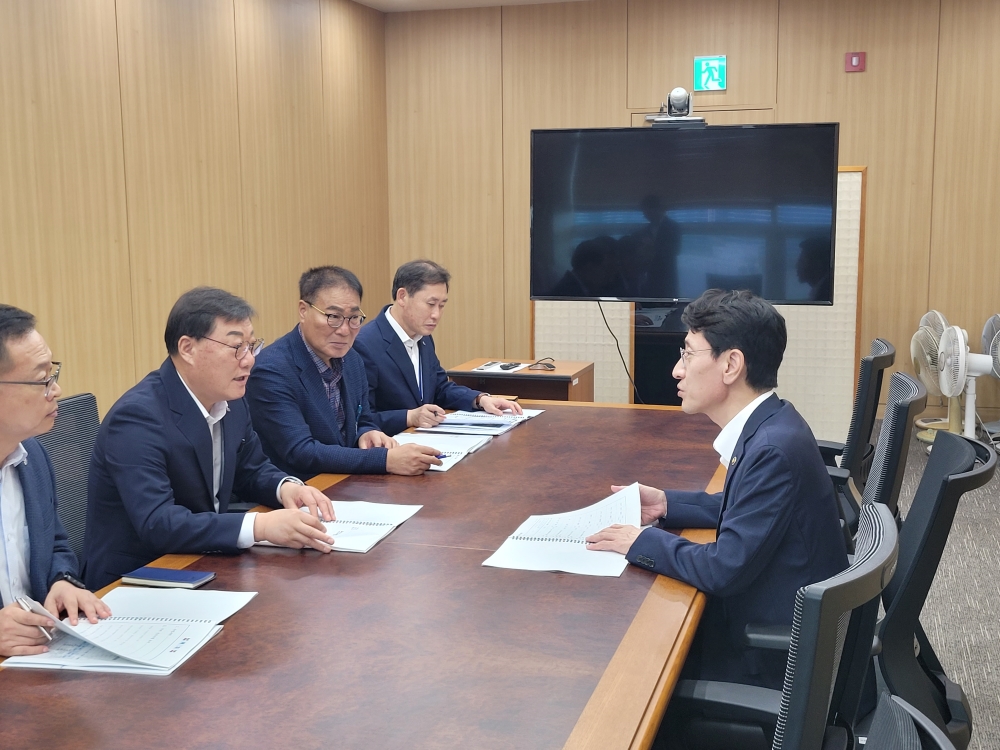 김윤철 합천군수, 정부종합청사 방문해 '지역 성장동력 확보 필요성' 강조