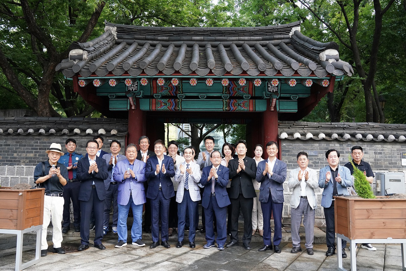 탑골공원, 잠긴 문 개방 '문 개방 행사' 개최