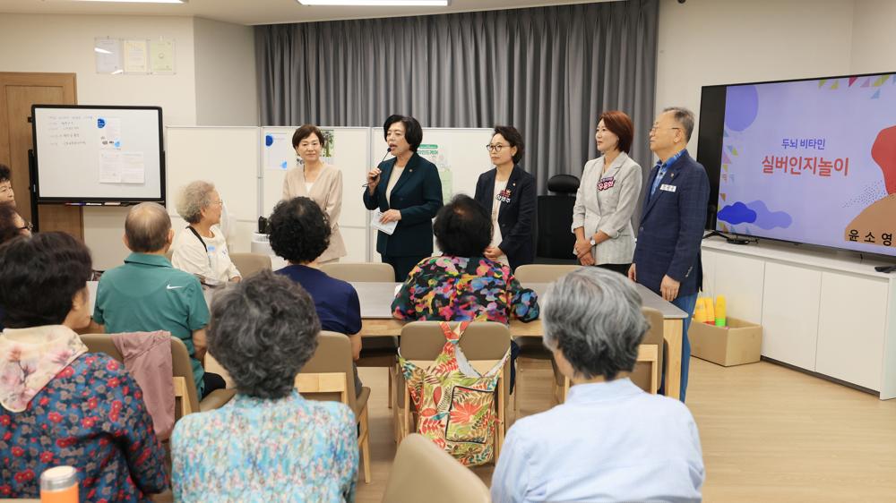 과천시, '실버인지놀이 교실' 운영으로 어르신 치매 예방 및 일자리 창출