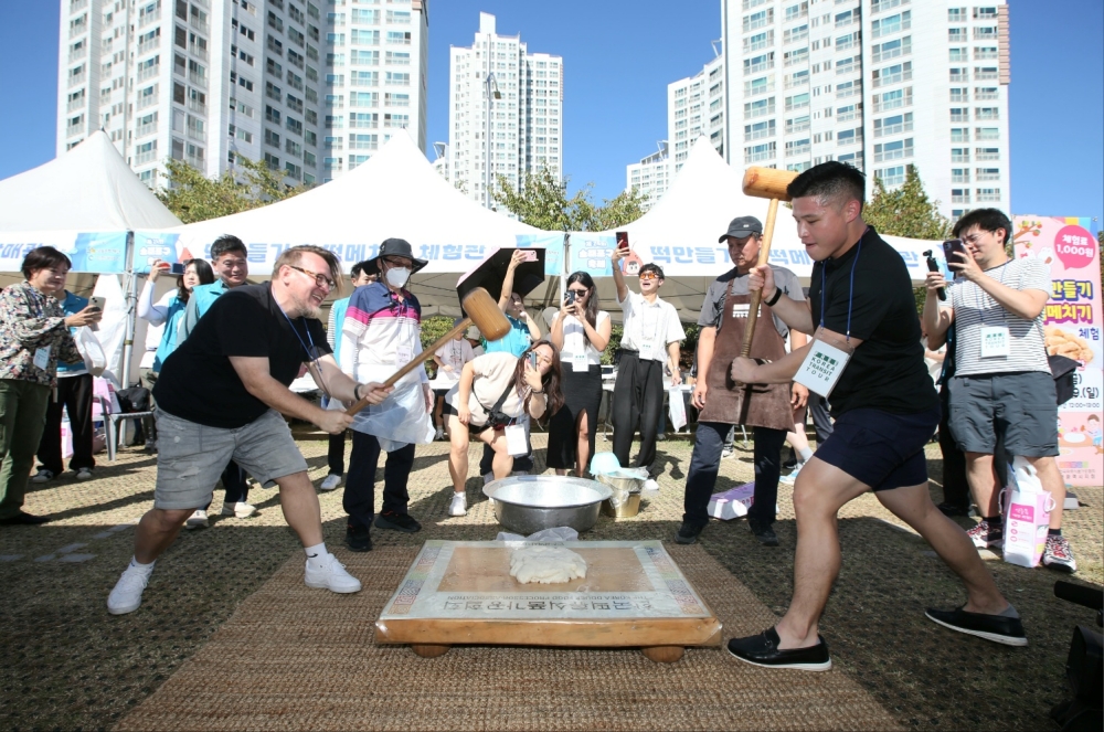 여름의 끝 장식한 ‘제24회 소래포구축제’ 우려 딛고 흥행 성공