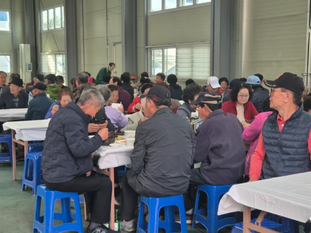 양강면 새마을협의회, 새마을 경로잔치 열어
