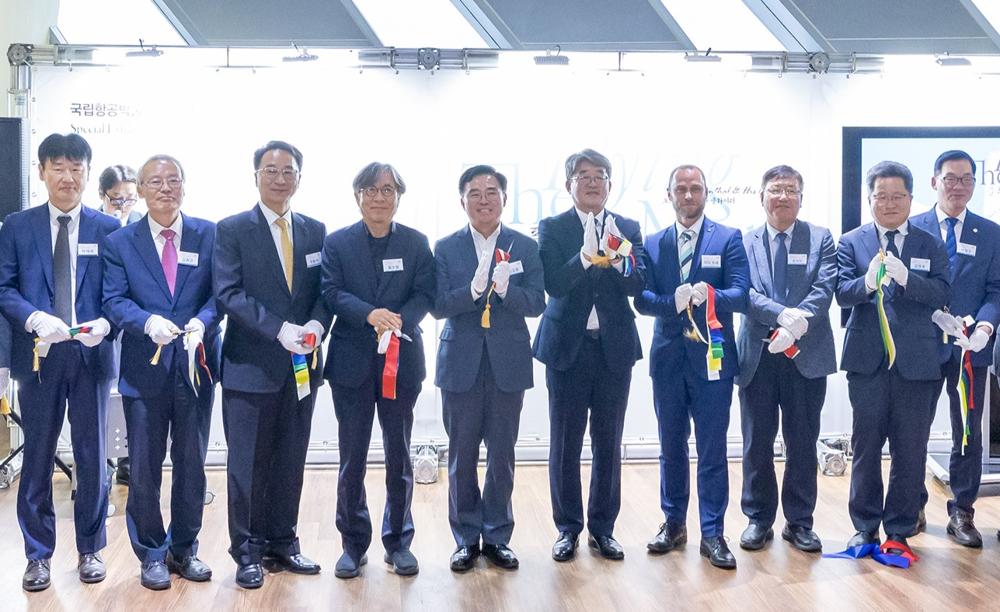 진교훈 강서구청장, '플라잉맨: 오토 릴리엔탈 특별전' 참석