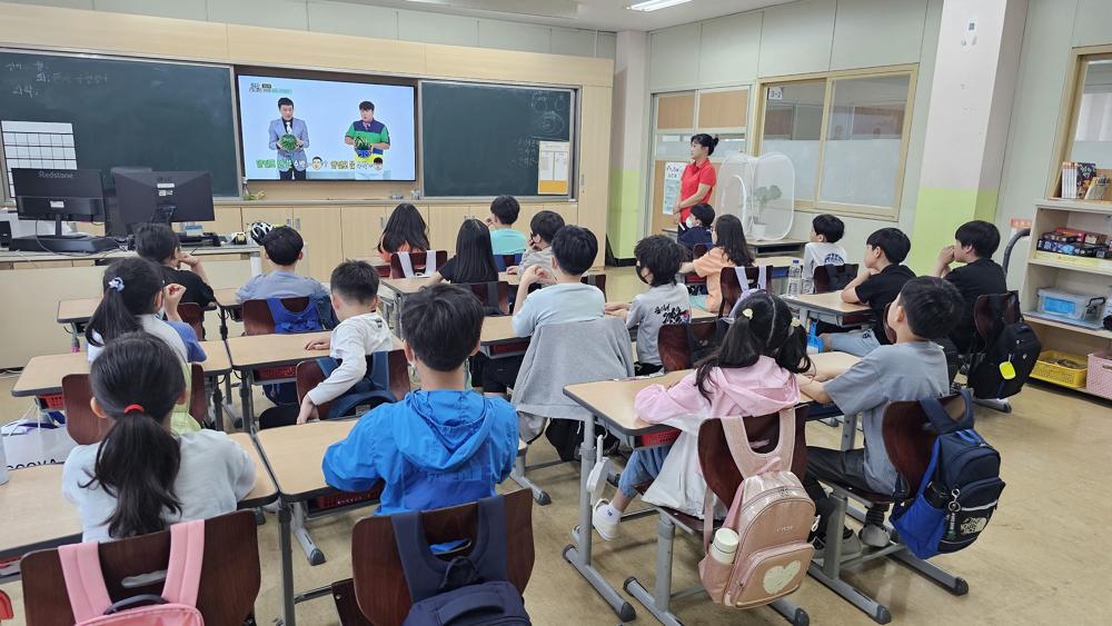 강동구, 자전거 친화도시 조성의 비결 공개