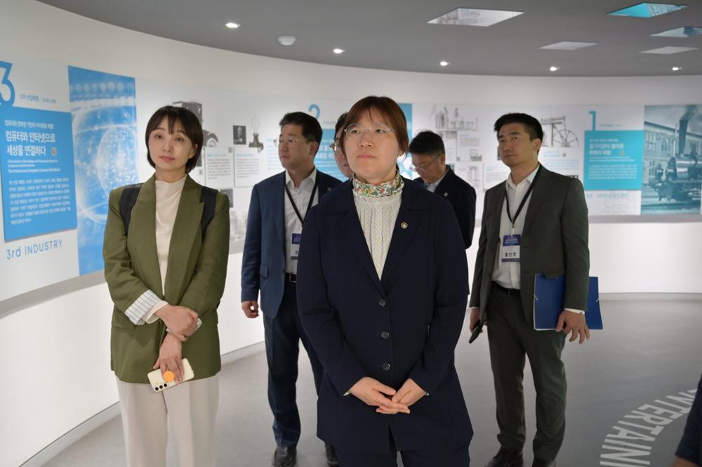 장미란 차관, 진주 K-기업가정신 직접 체험
