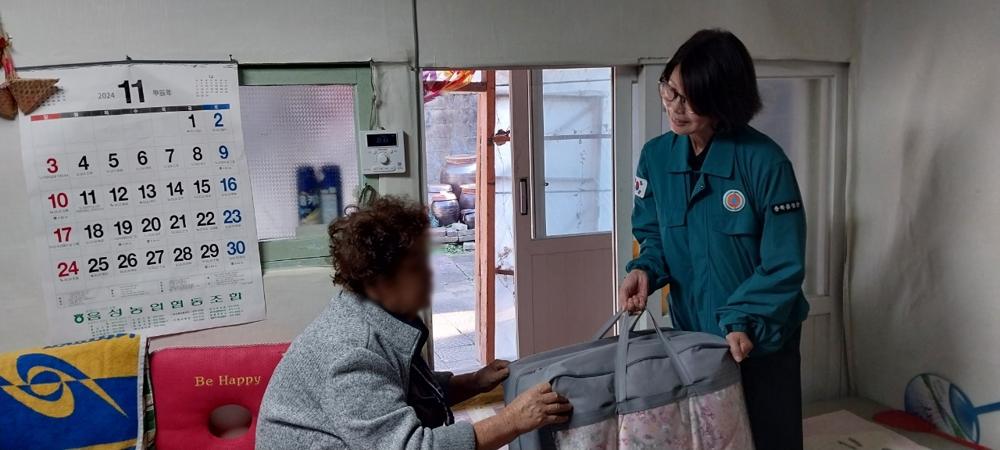 음성군 음성읍, 겨울철 한파대비 사례관리 대상자에 겨울이불 지원