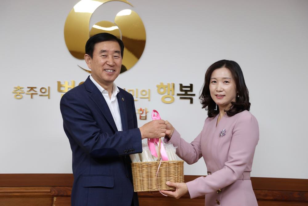 가래떡 먹고 우리 쌀 사랑해 주세요