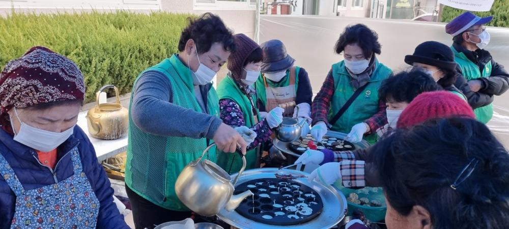 옥천군 안내면 새마을협의회, 겨울맞이 국화빵 나눔 봉사
