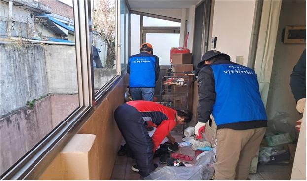 오수면, 취약계층 가정집서 청소 봉사활동