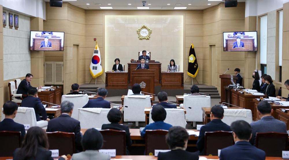 이응우 계룡시장, "2025년 시민과 함께 힘찬 도약!" 포부 밝혀