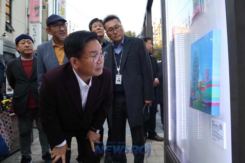 마포구, 거리 위 미술관 '레드로드 로드갤러리' 전시회 개최