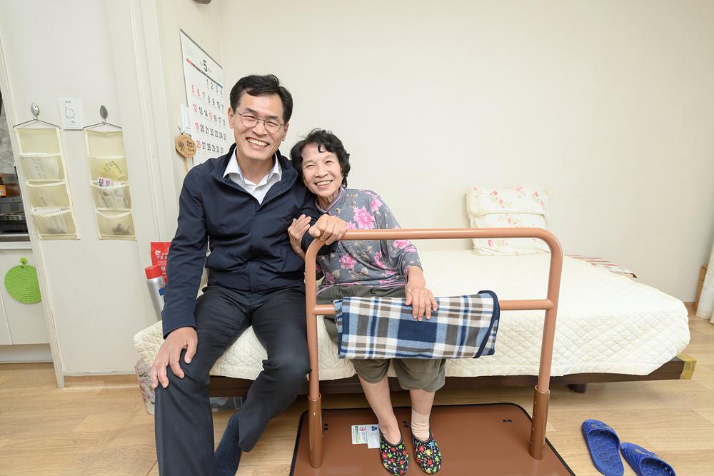 양천구, 1인가구 어르신 등 620명에 낙상예방물품 지원