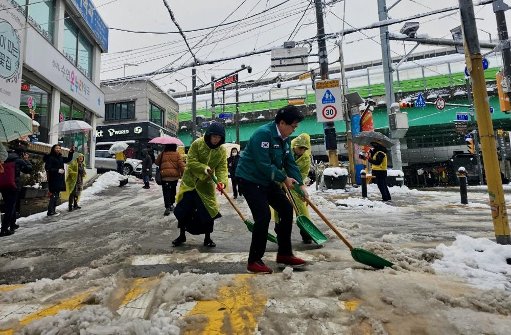 동작구, 스마트 제설 시스템으로 역대급 눈폭탄에도 효과 만점