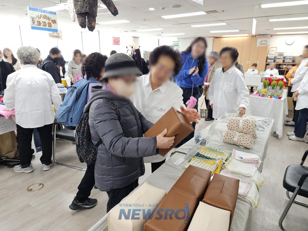 성북구, 치매환자 작품 전시·판매 바자회 '성북기억장터' 개최