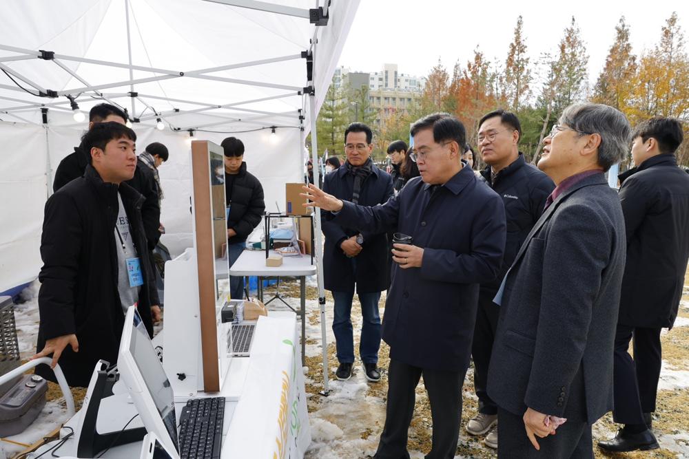 진교훈 강서구청장, 청년창업 체험 현장 찾아 소통