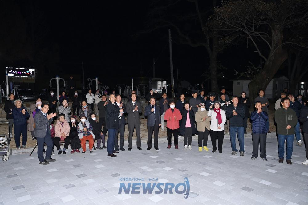 묘광 연화지 돛단배 조형물, 밤하늘을 수놓다