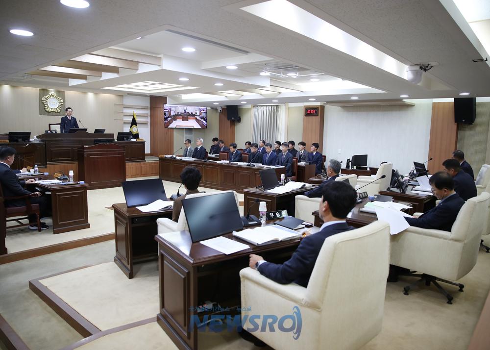 영양군의회 제2차 정례회 개최, 행정사무감사 및 예산안 심사 진행