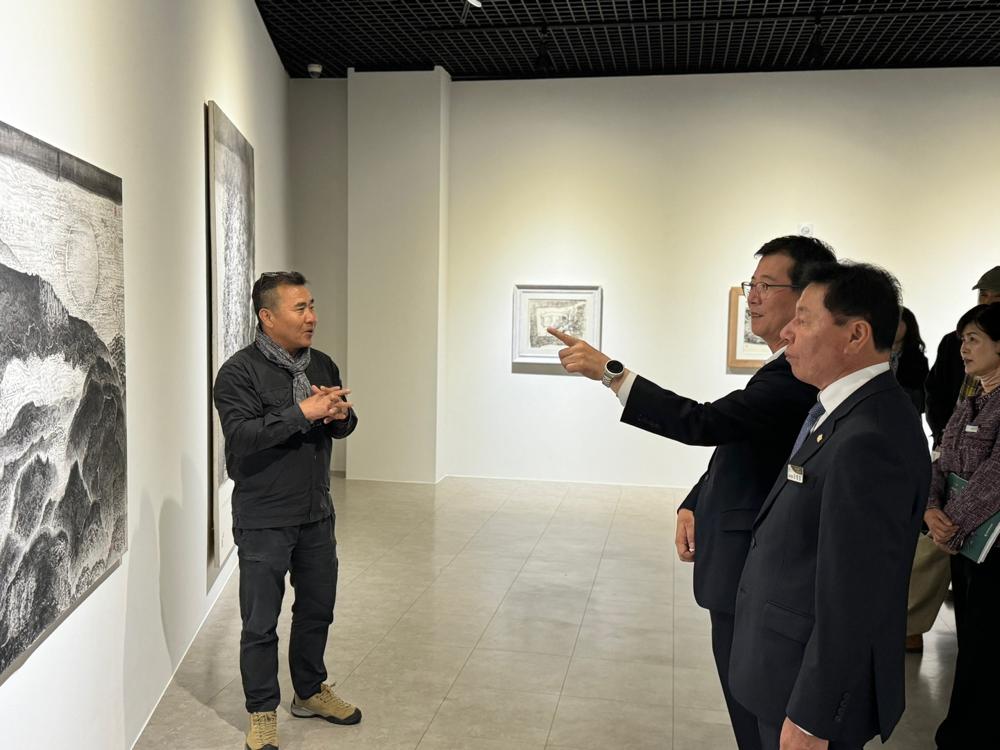 화순군립최상준미술관, '시간의 결; 전통과 현대의 조우' 전시 개막