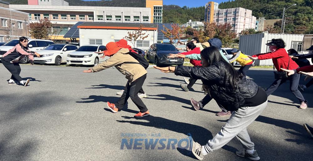 해남군, 우슬맨발산책로 '바른 걷기 체험' 운영