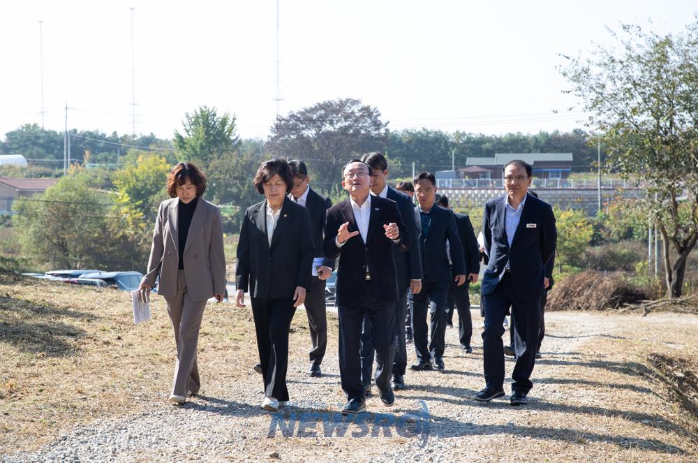 국가보훈부장관, 연천군 유엔군 화장장 방문