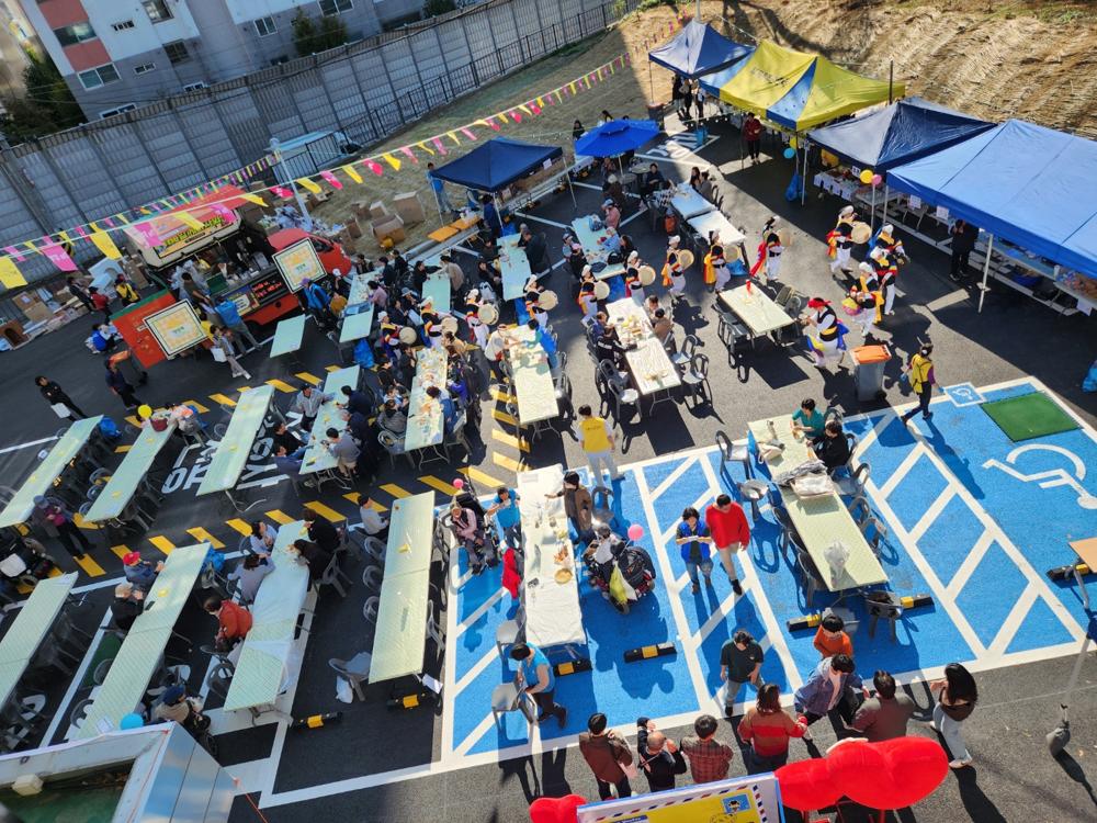 의왕시, 부곡동 주민복지관 주차장 준공 기념 '장애 인식개선을 위한 바자회' 개최