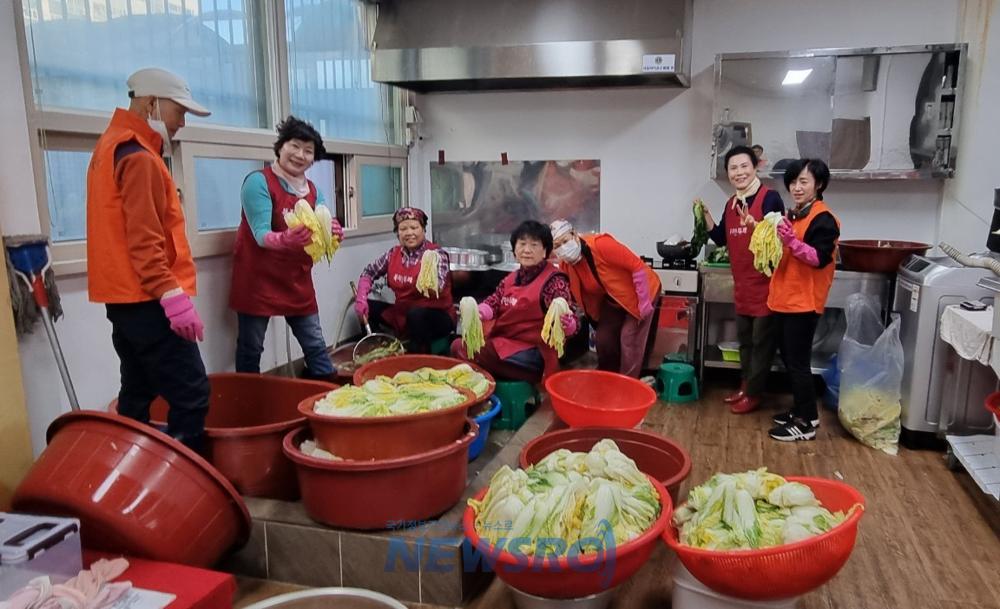 대덕구 덕암동, 취약계층에 '사랑의 김장김치' 나눔