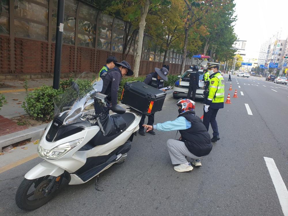 부평구, 이륜차(오토바이) 소음기 불법개조 등 불법행위 합동단속