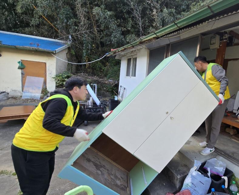 기장군 정관읍, 부산한마음로타리클럽과 손잡고 저소득 취약계층 주거환경 개선