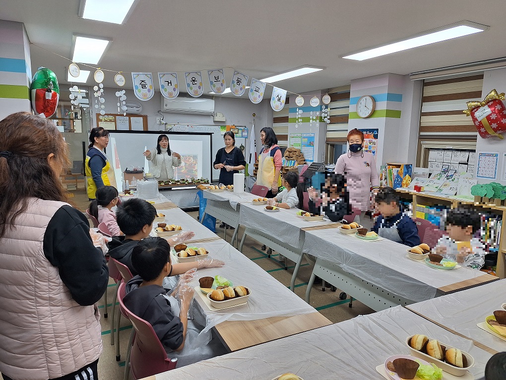 사하구자원봉사센터, 장림1동에서 「크리스마스 도시락 만들기」행사 진행