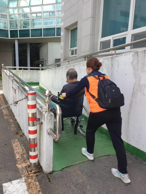 삼척시, 어르신 병원동행서비스 주목받아