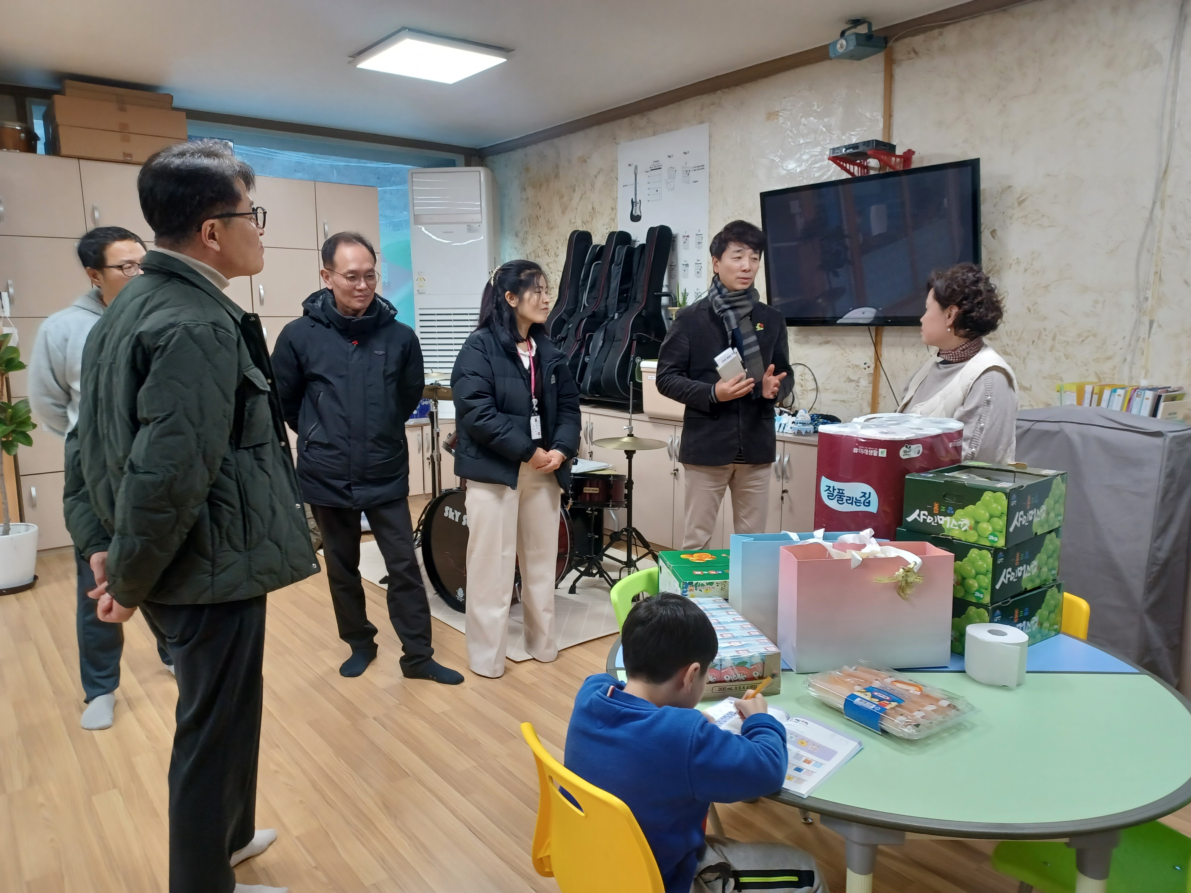 철암동 지역사회보장협의체, 2024년 연말맞이 아동복지시설 위문방문 실시