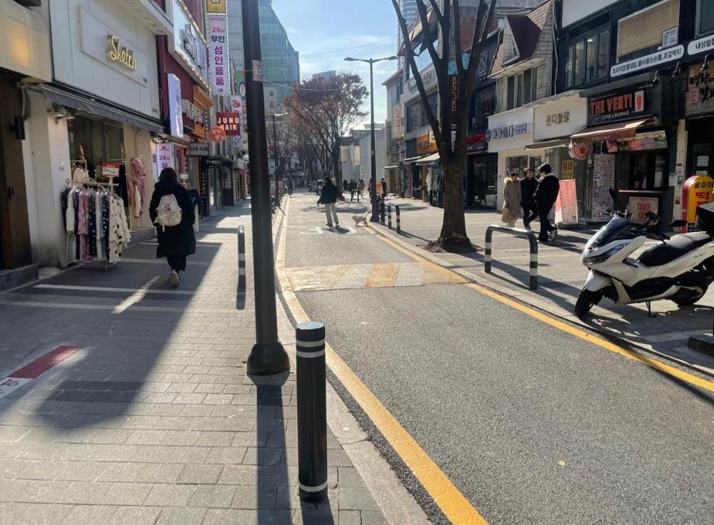 강동구 천호동 로데오거리, 20년 만에 도로 재단장 완료