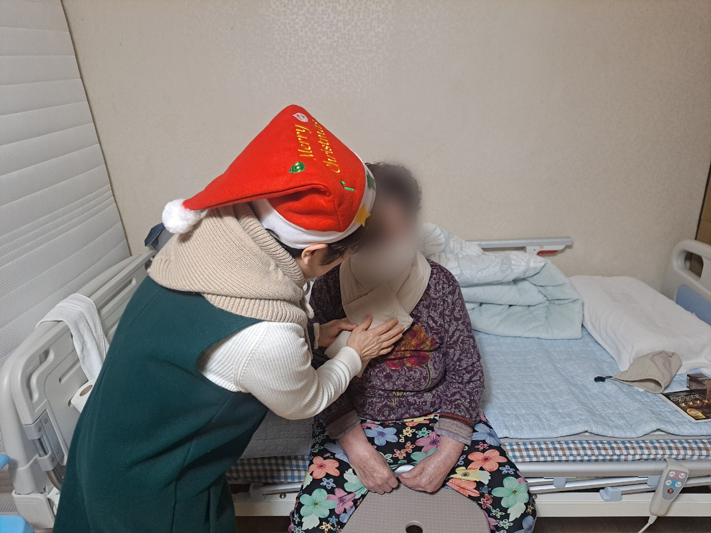 서초구, 성탄절 앞두고 외로운 어르신 가정방문...“메리크리스마스!”