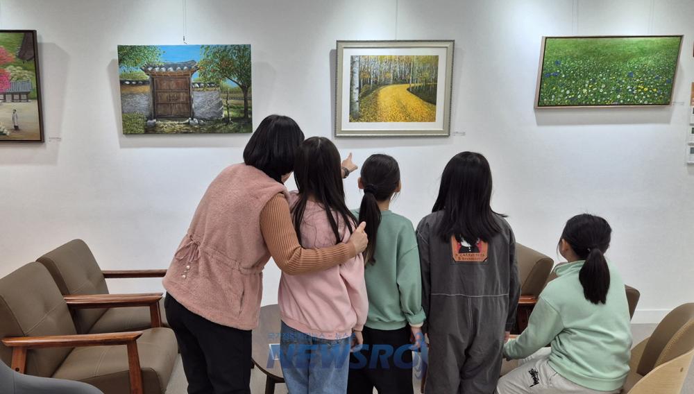 시흥시장곡종합사회복지관, 복도갤러리 한 달간 운영