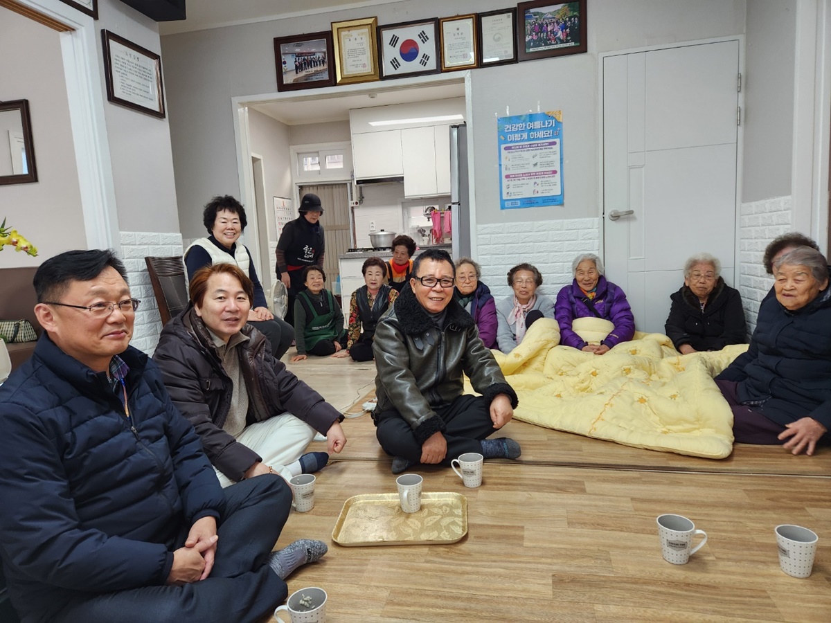 광안1동, 설 명절을 맞아 경로당 위문품 전달
