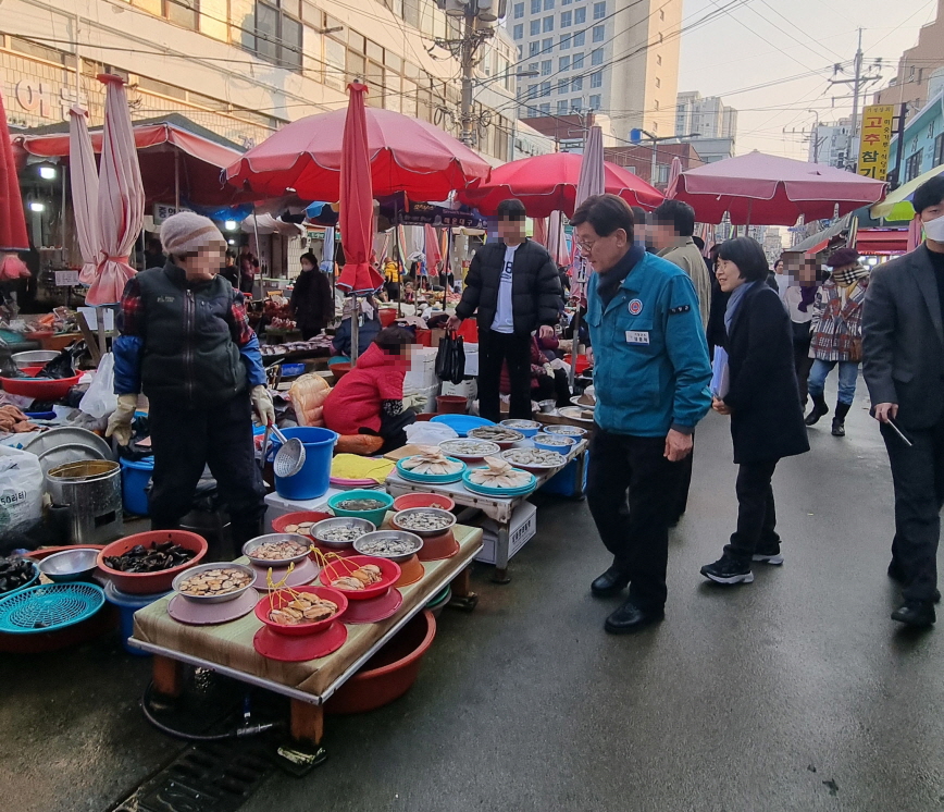 정종복 기장군수, 설 명절 맞아 기장시장 방문 민생현장 점검