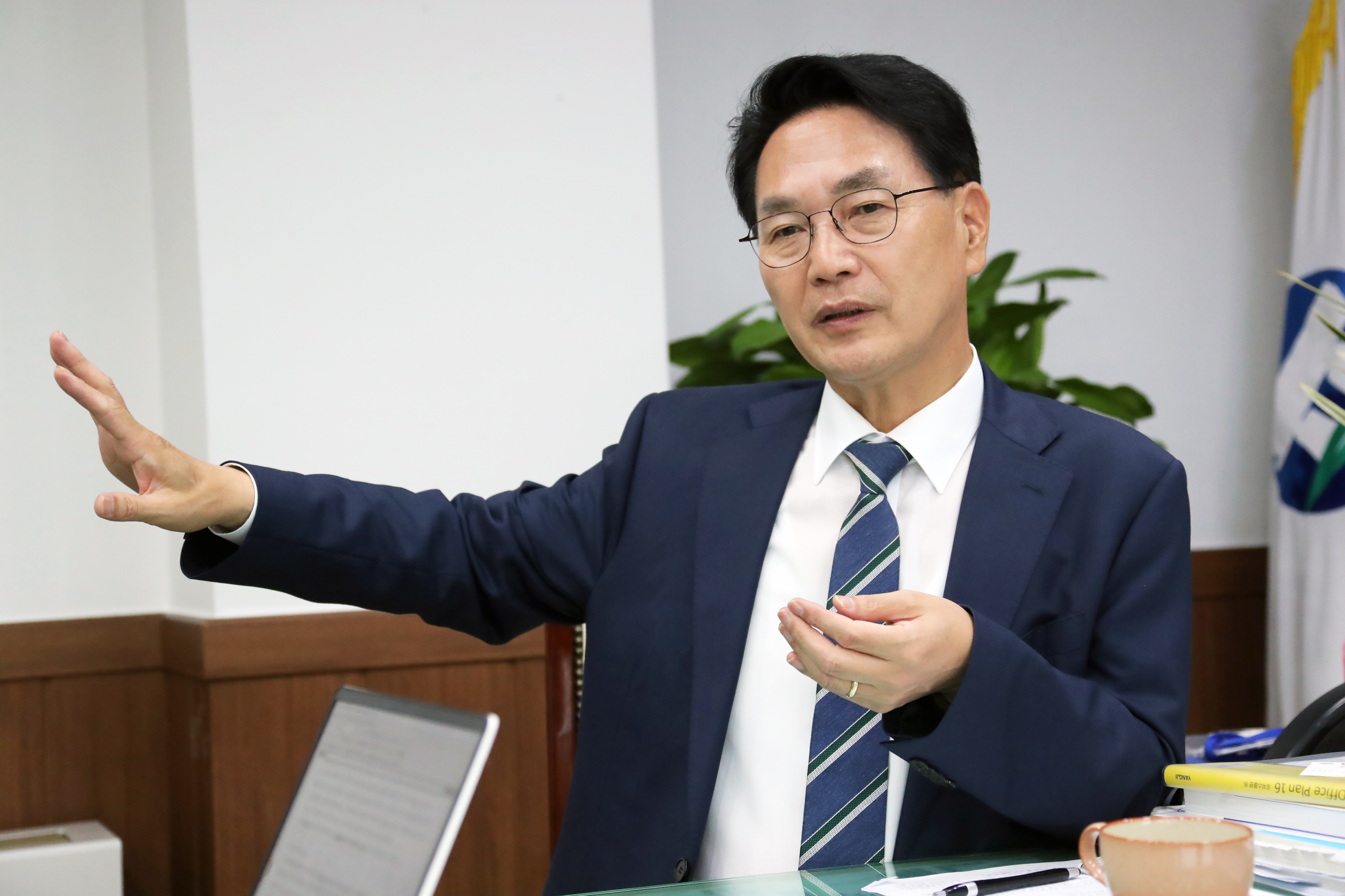 [인터뷰] 심덕섭 고창군수, "2025년, 고창 백년대계 화룡점정 될 것"