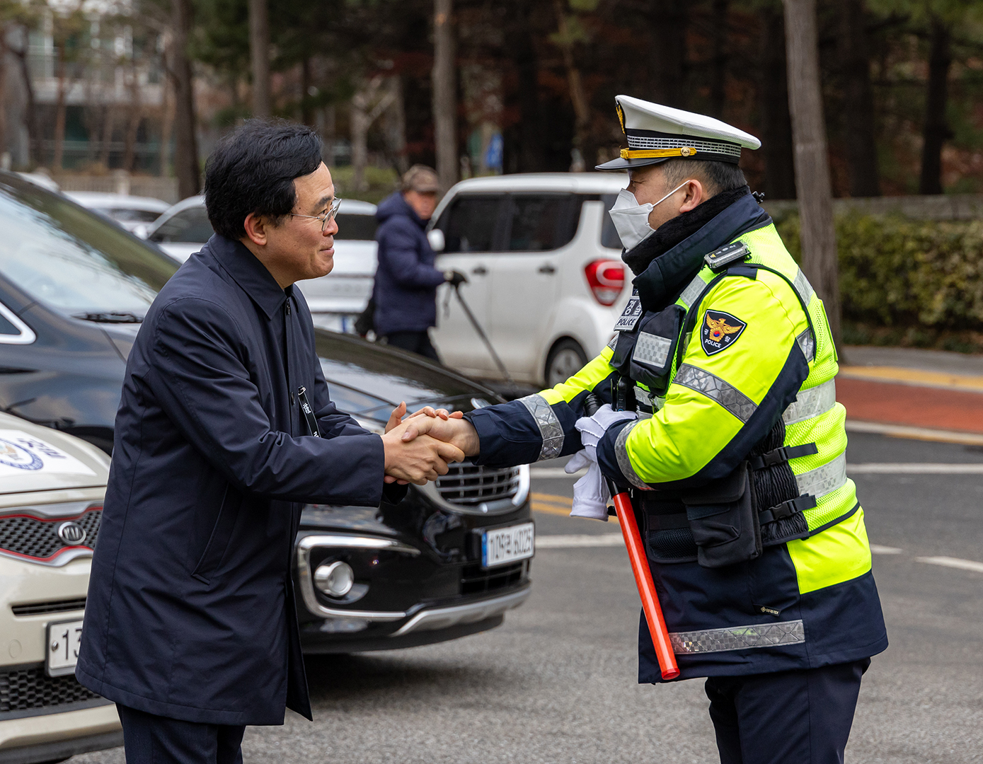 진교훈 강서구청장, 개화산 해돋이 명소 안전관리 나서