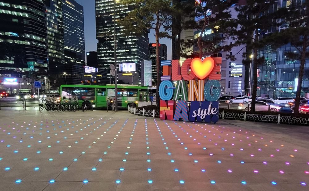 강남역 일대, 힙한 거리로 재탄생