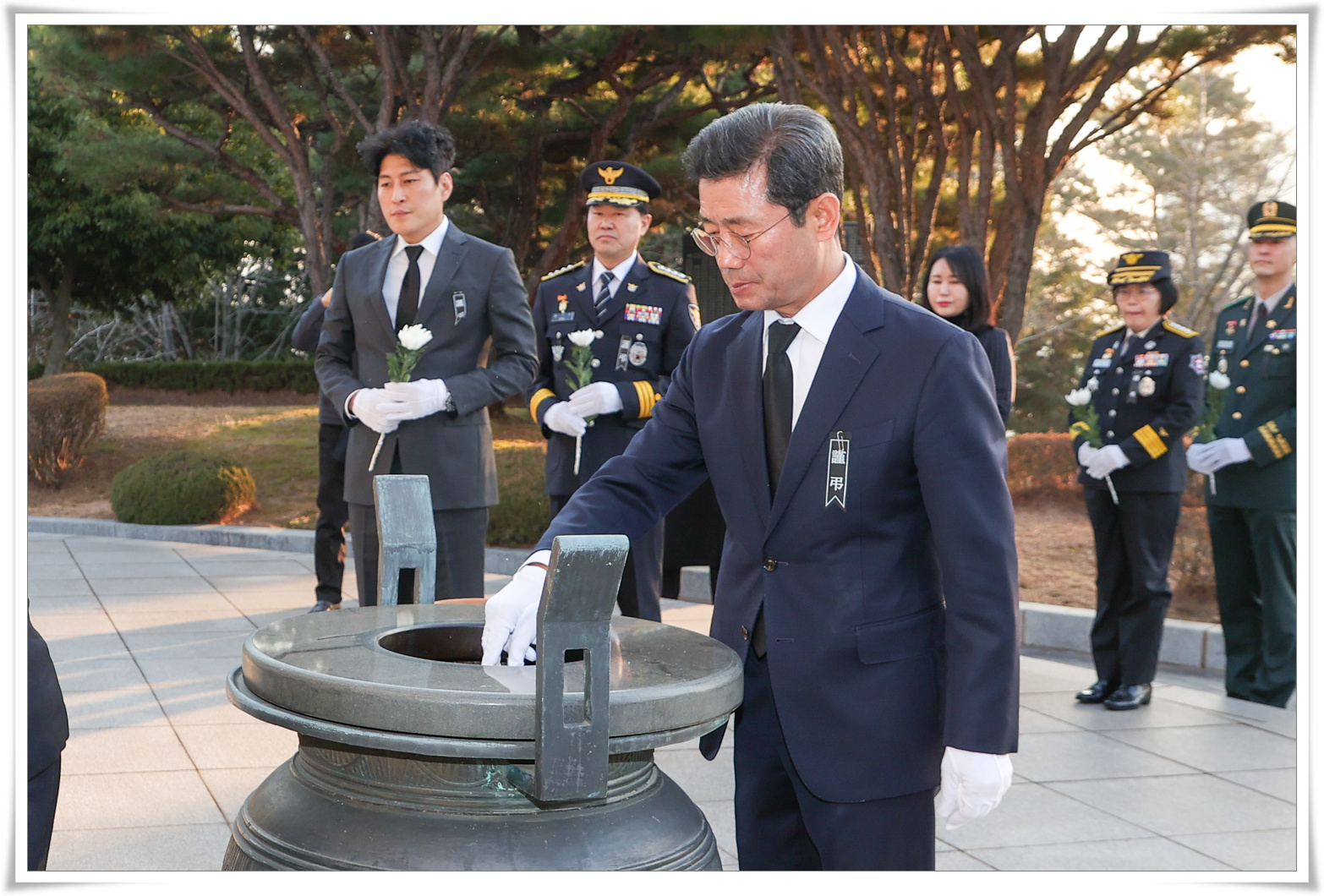 광양시, 을사년 새해 맞아 현충탑 참배