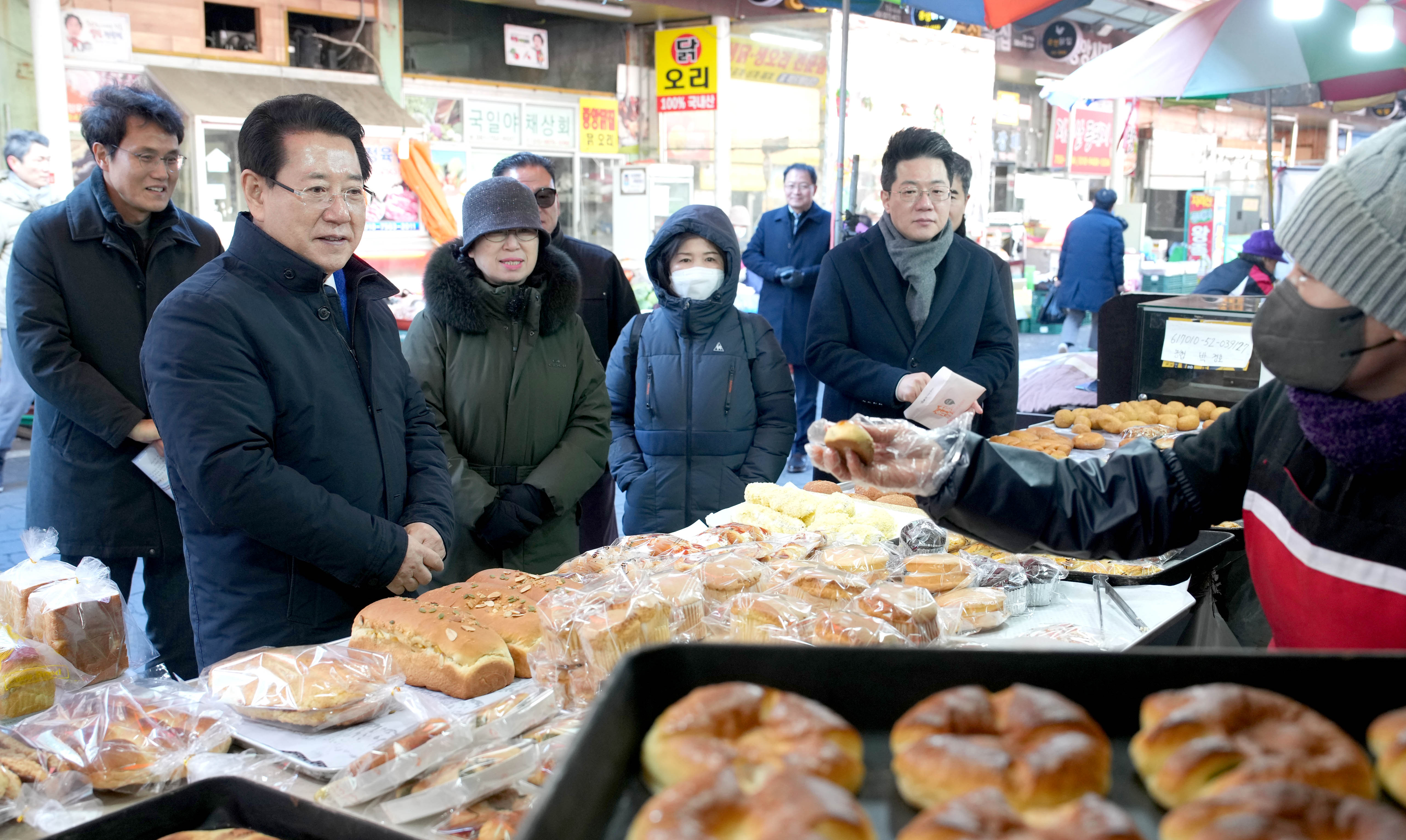김영록 지사, 순천 중앙상가서 소상공인 애로 살펴