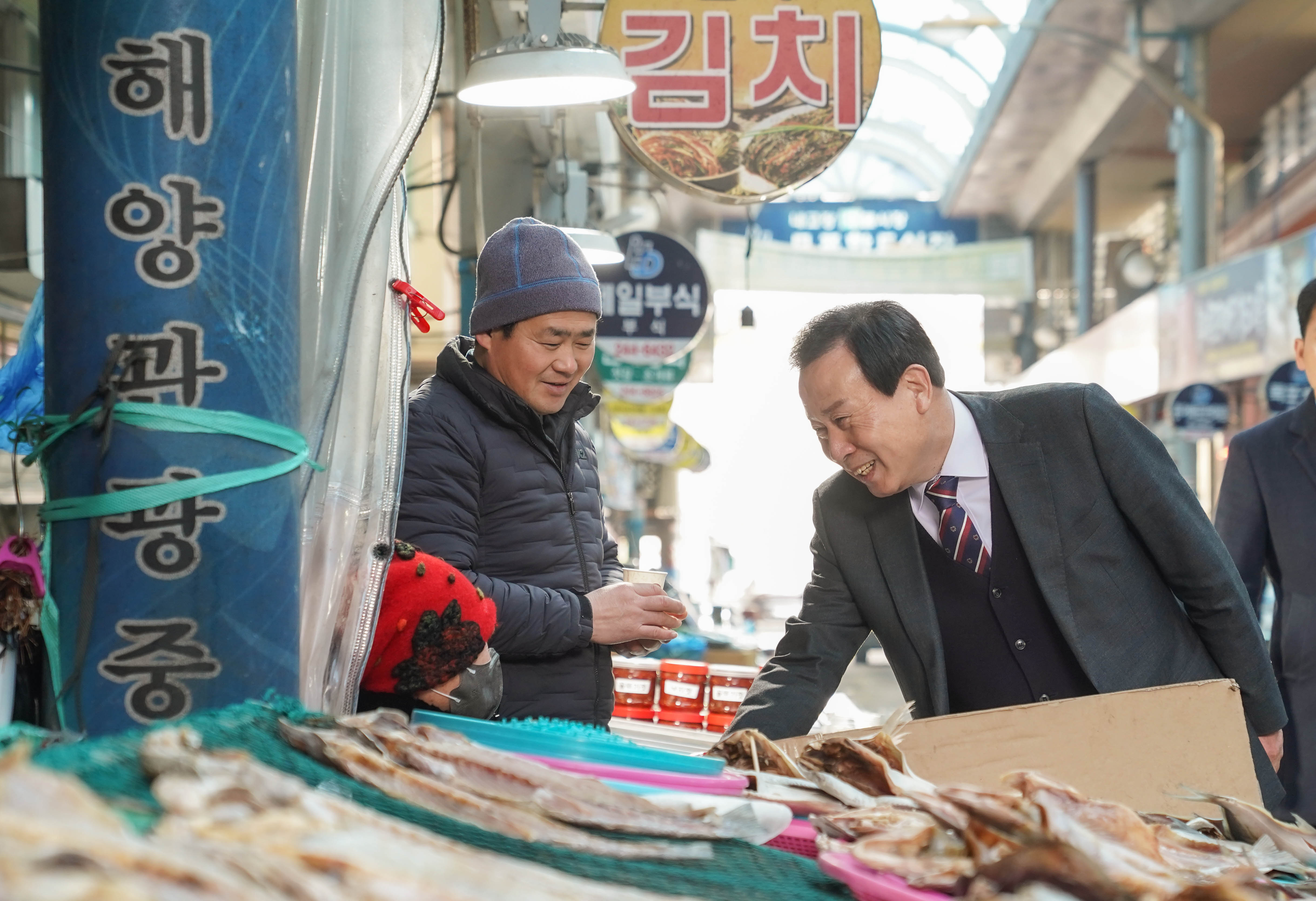 박홍률 목포시장, 설 명절 앞두고 전통시장 방문 격려